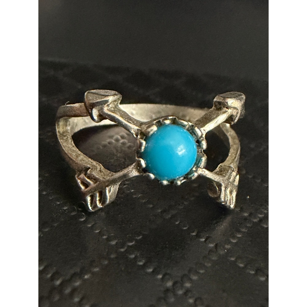 Vintage Ring Southwestern Arrow Silver Tone